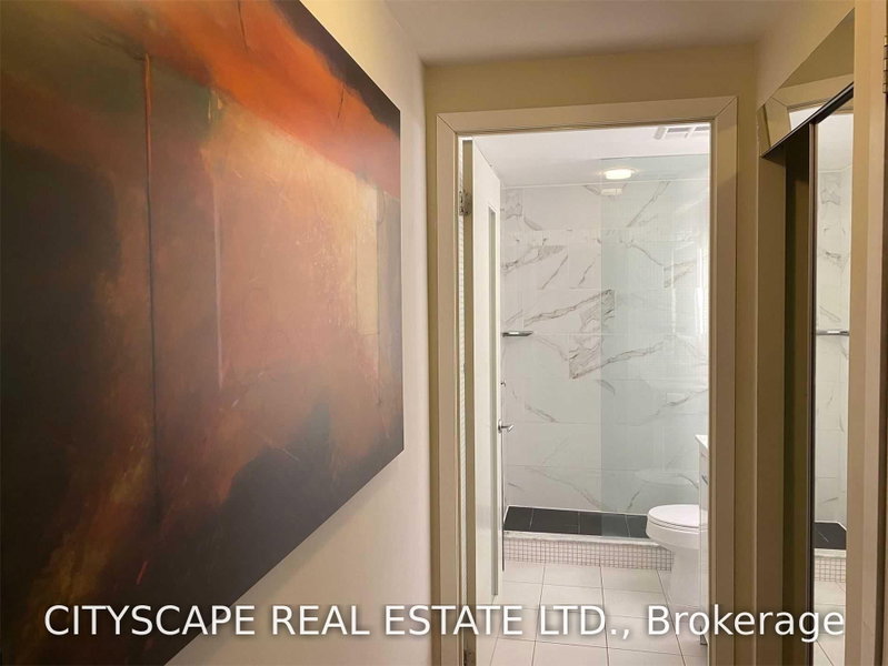 8 Colborne Toronto,ON M5E 1E1 — Photo 7