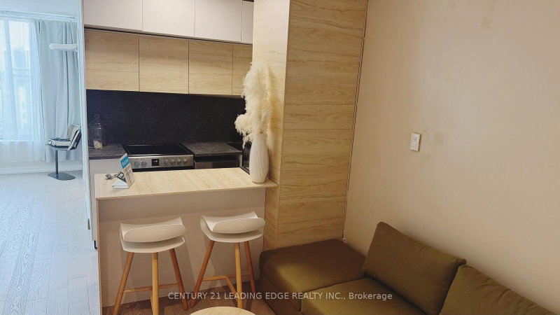 1821 - 650 Queens Quay W
