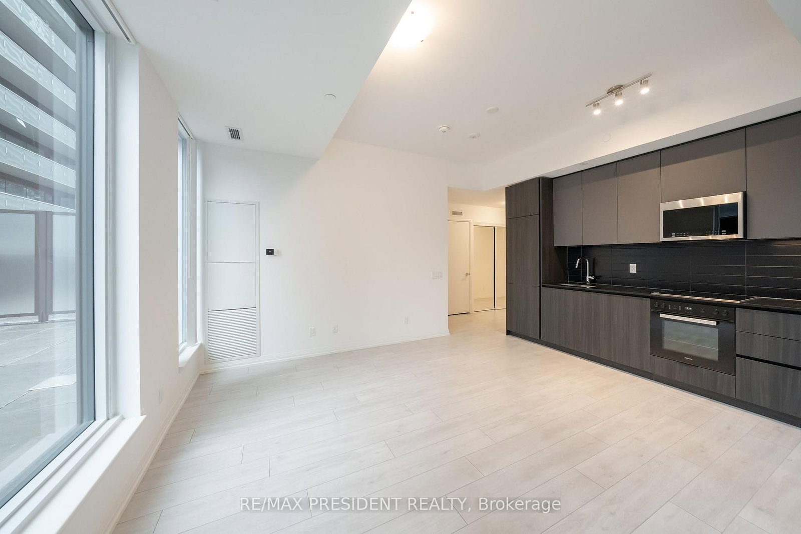 822 - 400 King Street W, Toronto 5
