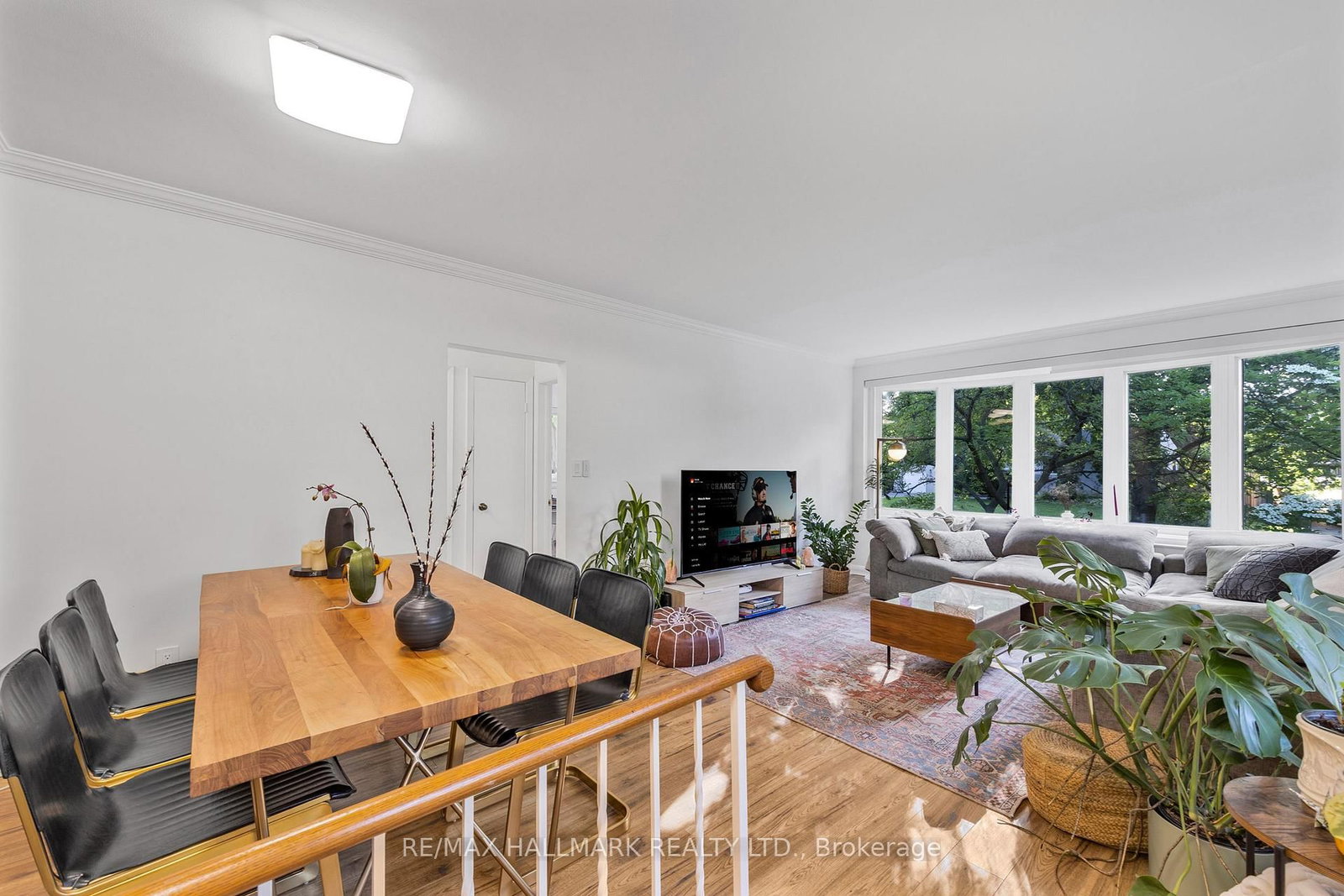 80 Berkinshaw Crescent • Toronto, ON photo 8
