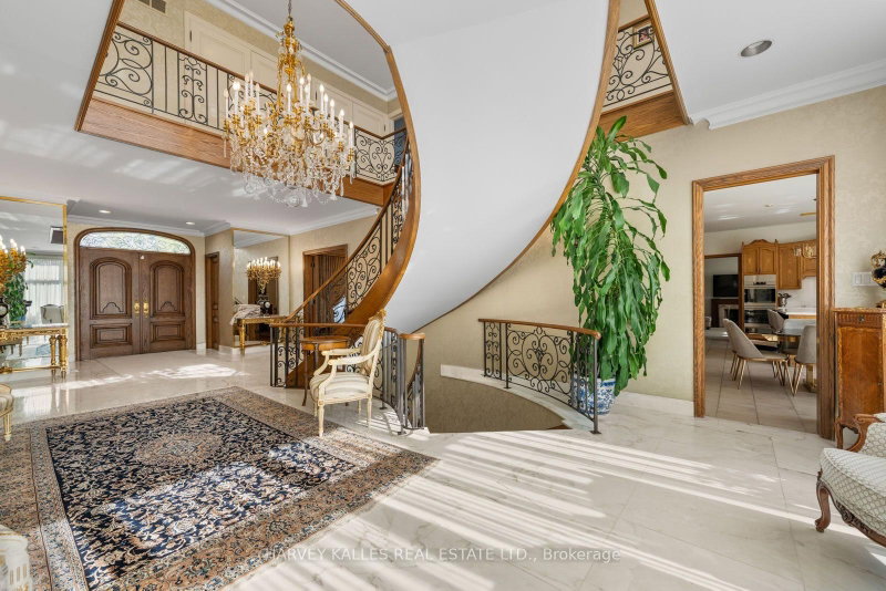 122 Dunvegan Rd photo 5