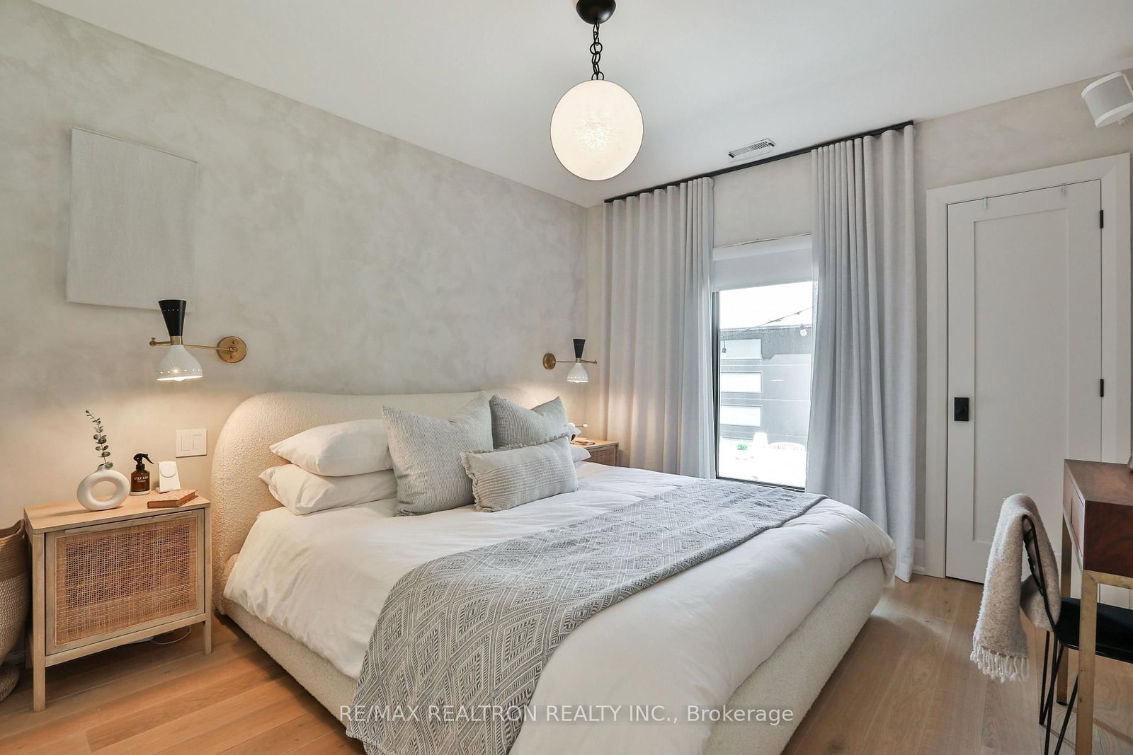 46 Gloucester Grove • Toronto, ON photo 16