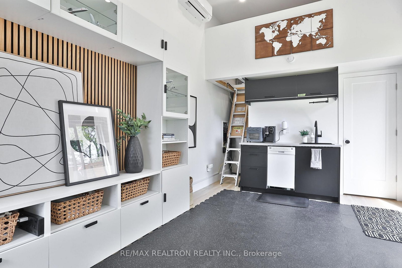 46 Gloucester Grove • Toronto, ON photo 34