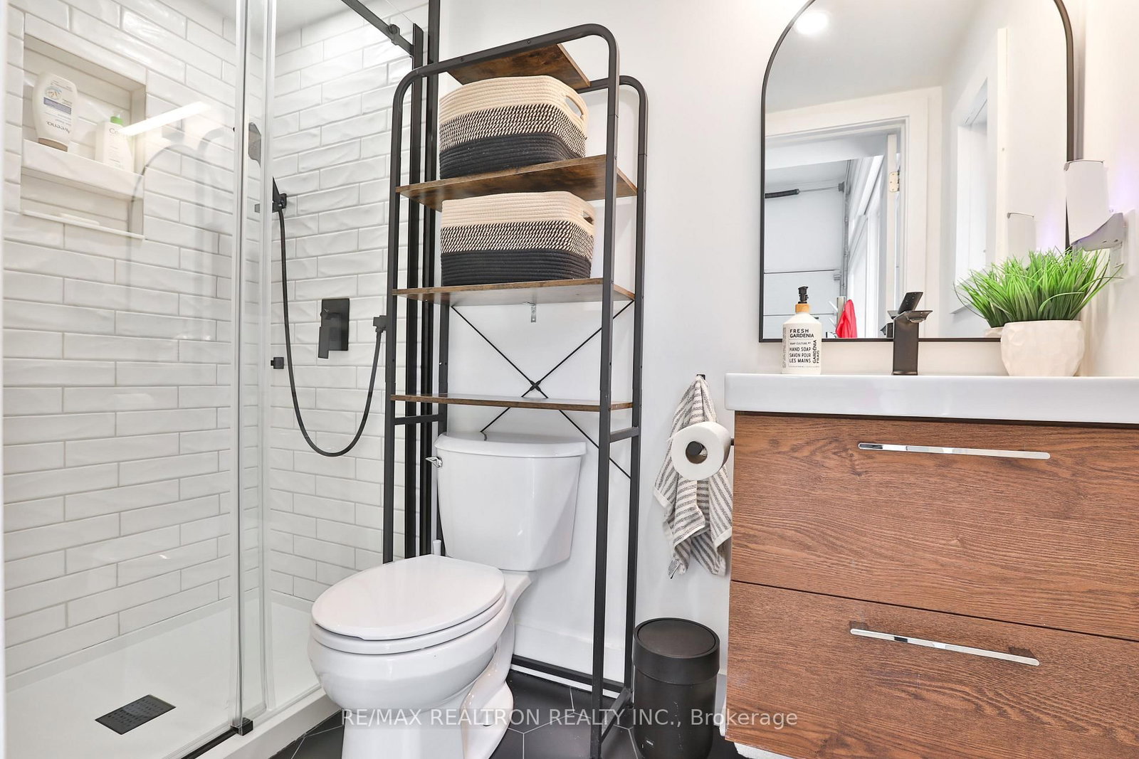 46 Gloucester Grove • Toronto, ON photo 38