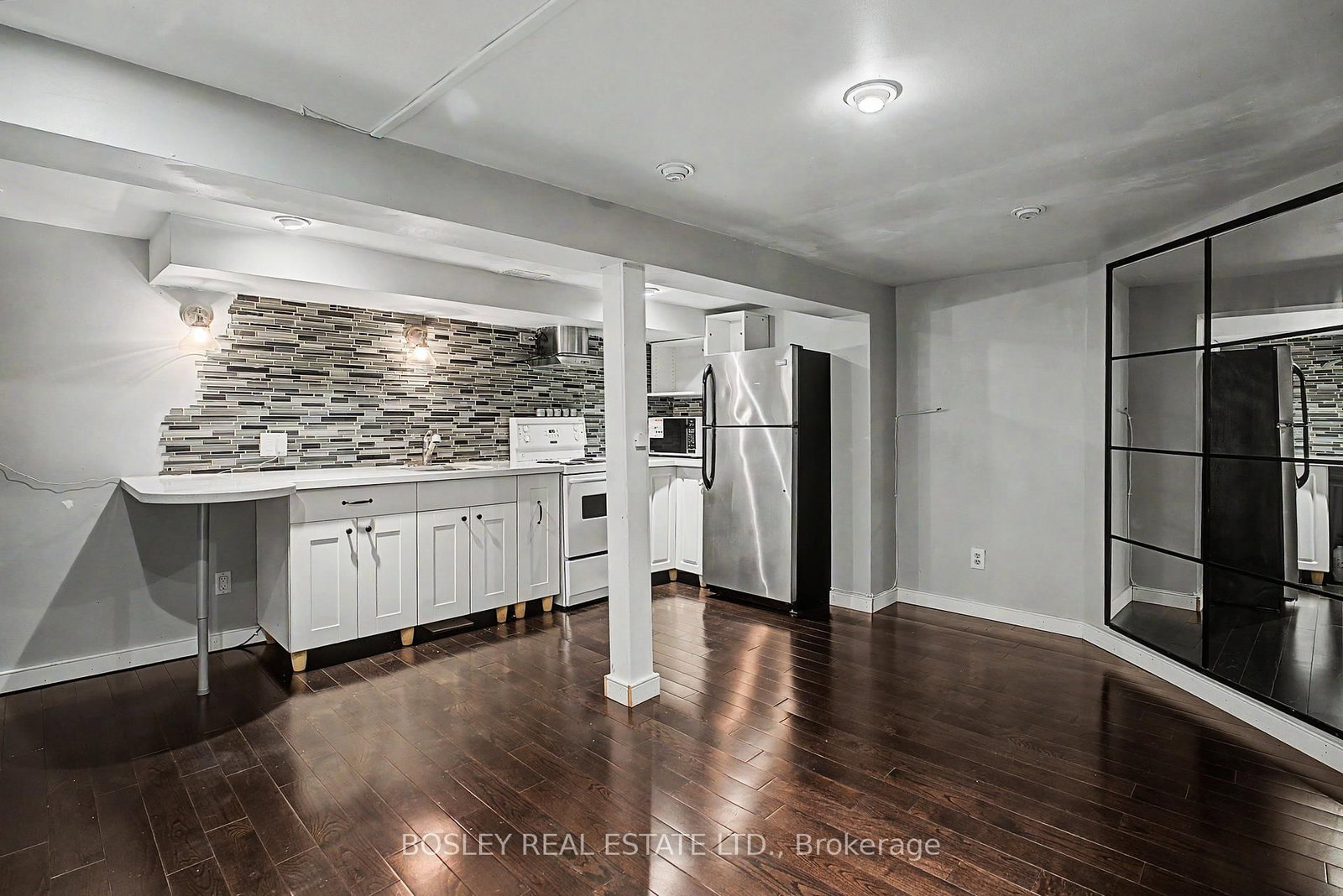 Lower - 254 Broadway Avenue, Toronto 4