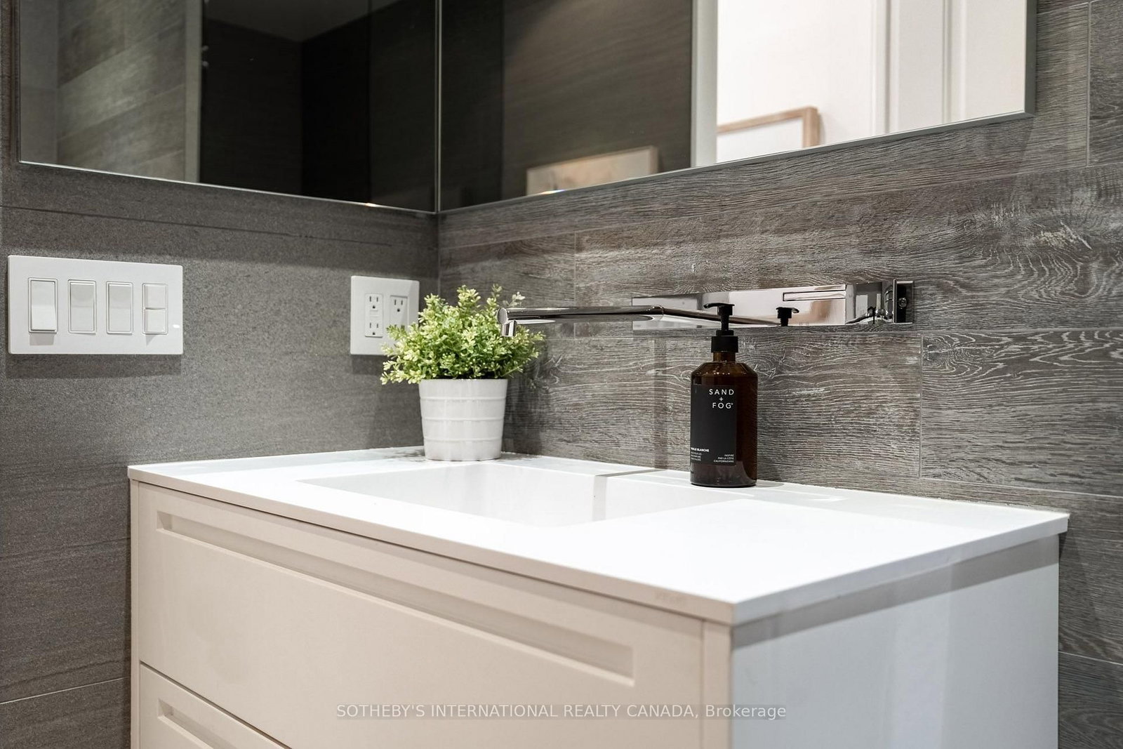88 Davenport Road • #804 • Toronto, ON photo 27