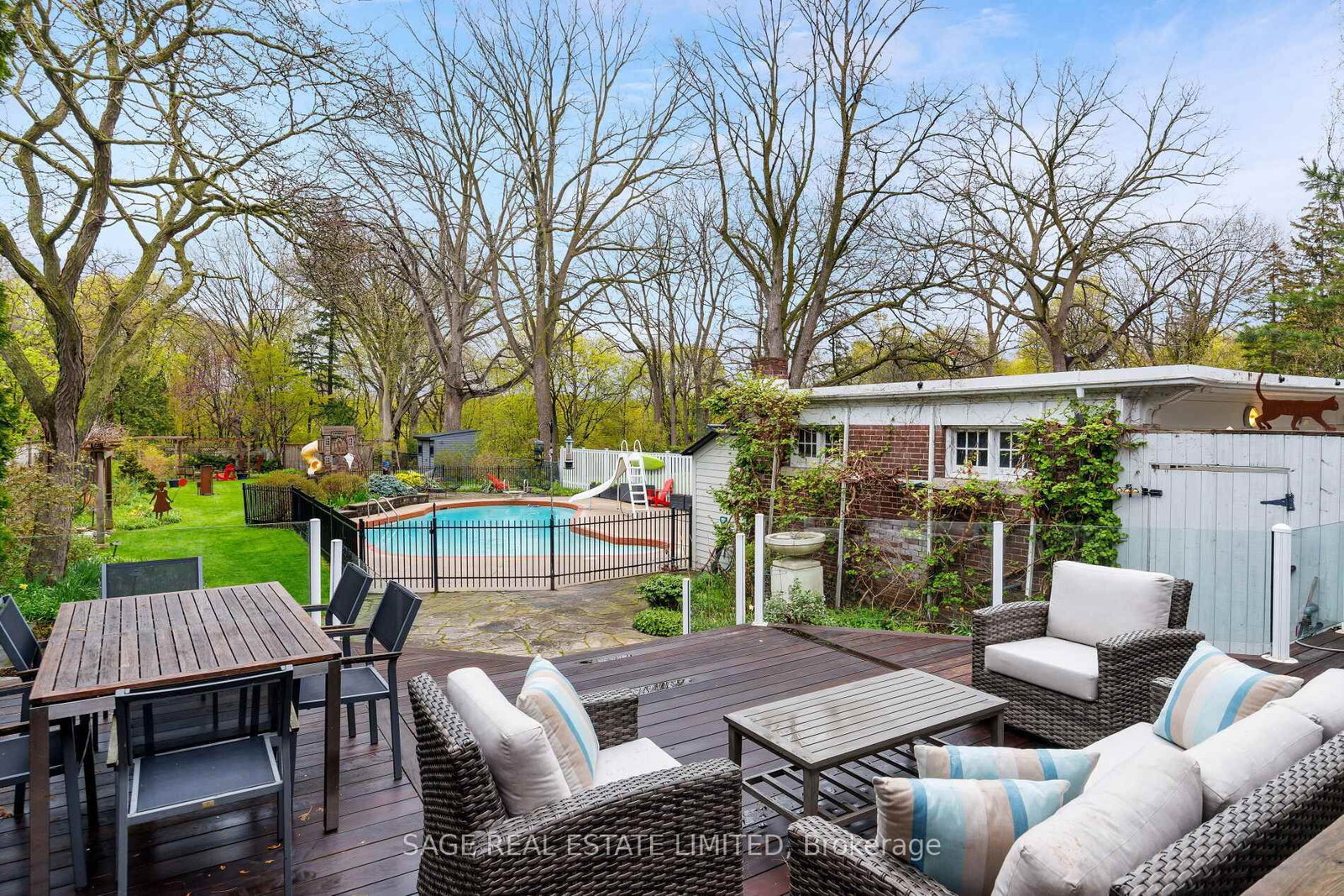 124 Blythwood Road • Toronto, ON photo 12