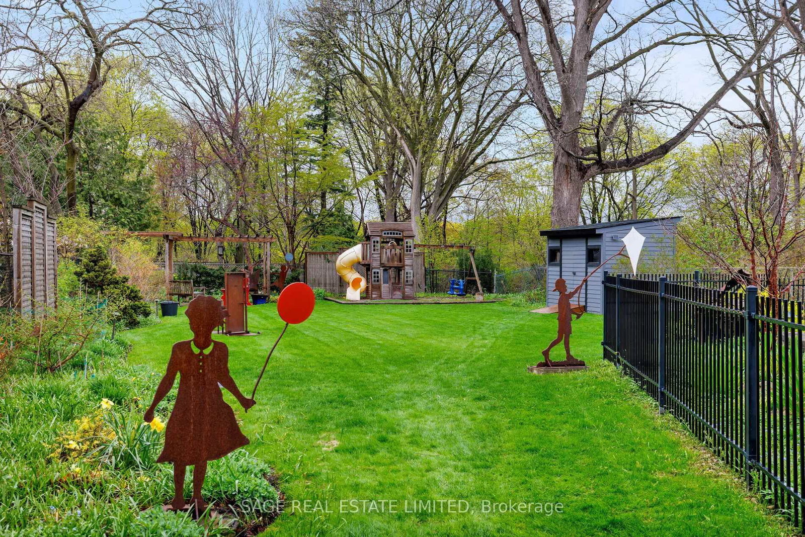 124 Blythwood Road • Toronto, ON photo 13