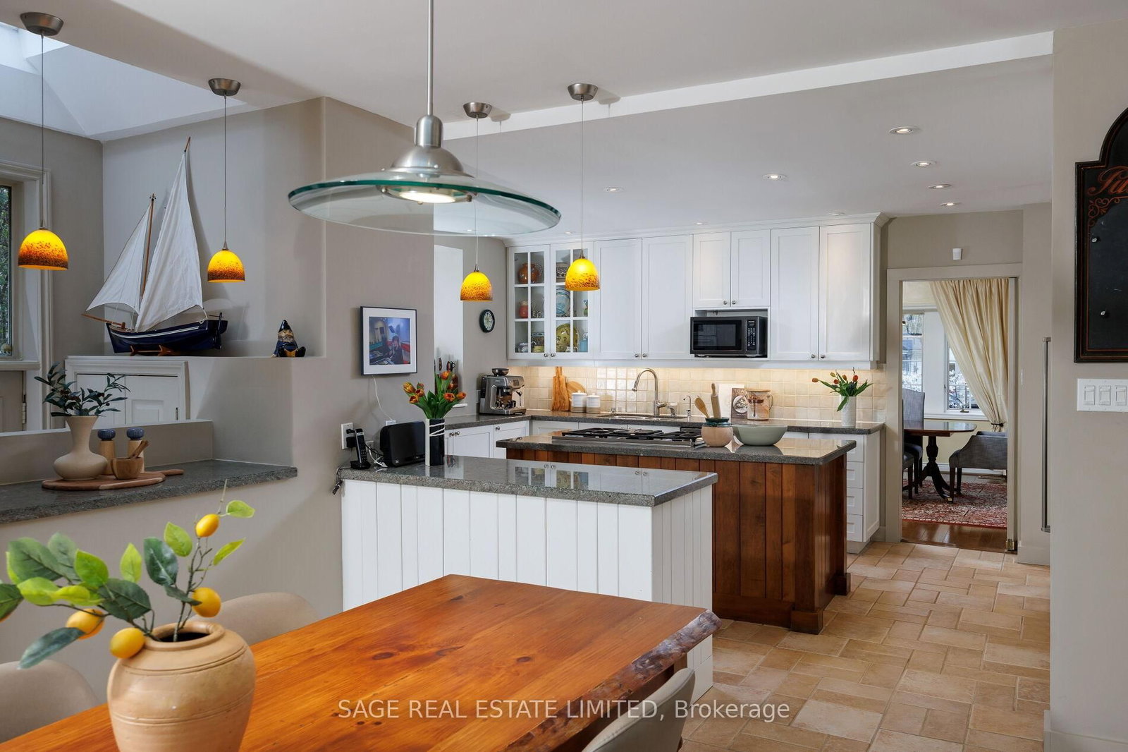 124 Blythwood Road • Toronto, ON photo 17