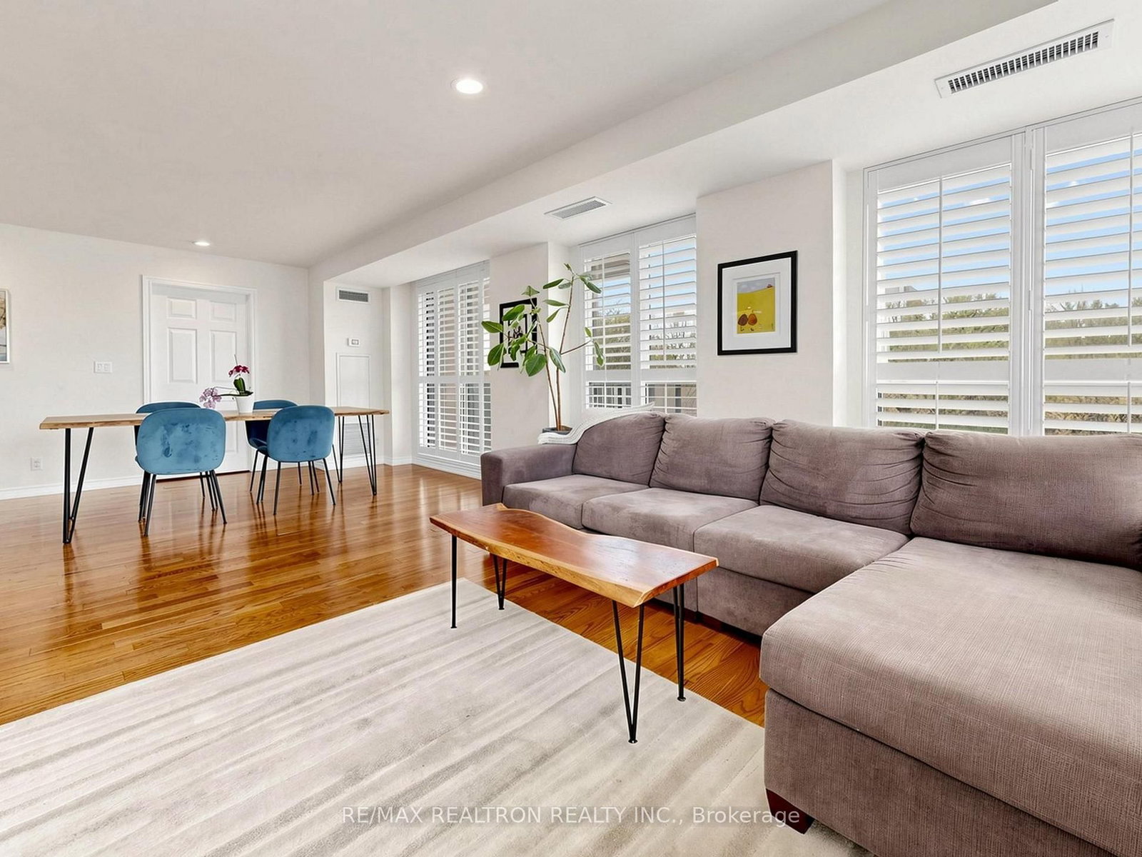 16 Dallimore Circle • #414 • Toronto, ON photo 11