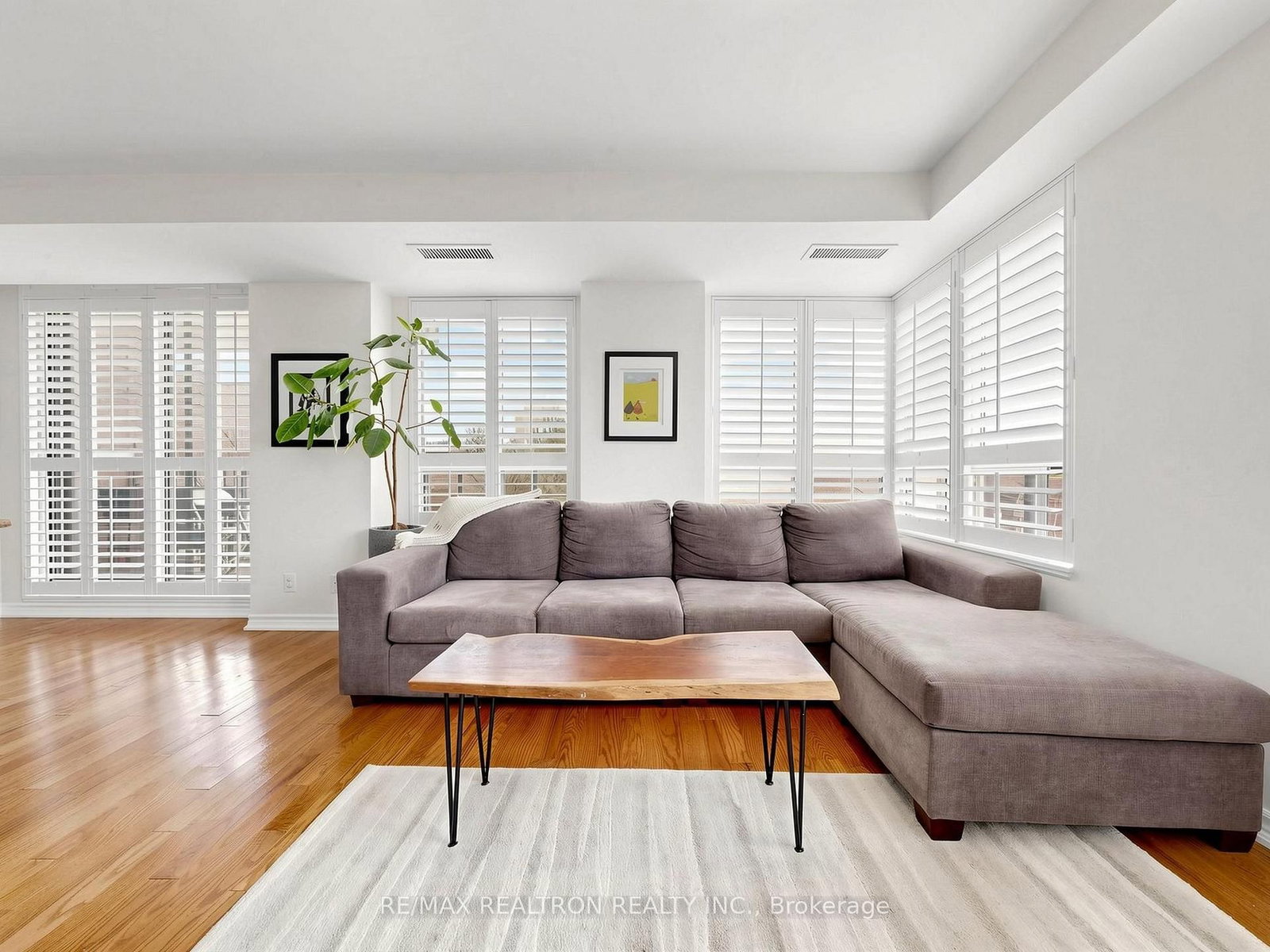 16 Dallimore Circle • #414 • Toronto, ON photo 12