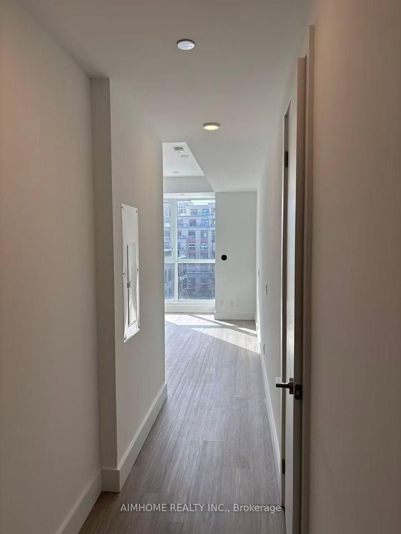 510 - 6 Greenbriar Road