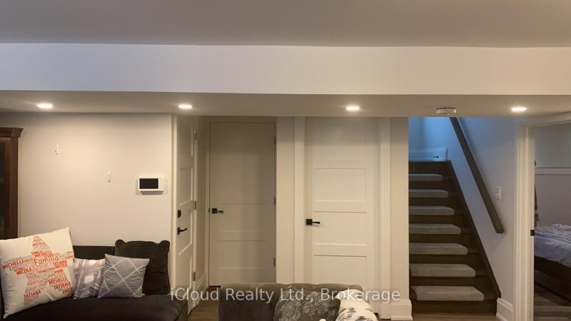 Bsmt - 154 Delhi Avenue