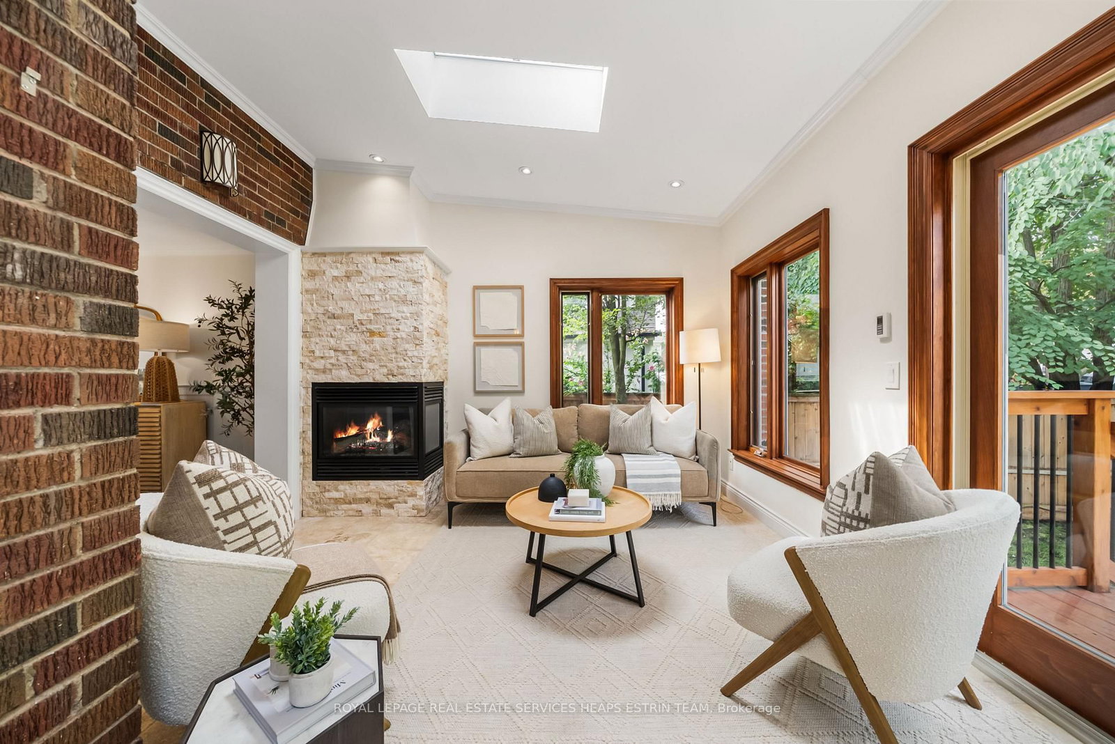 112 Southvale Drive • Toronto, ON photo 9