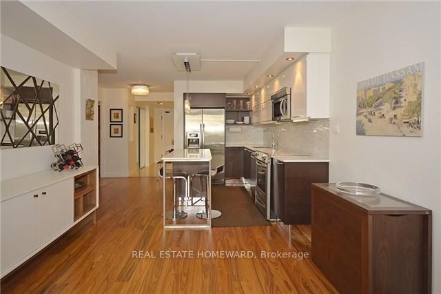 1912 - 15 Maitland Place 5