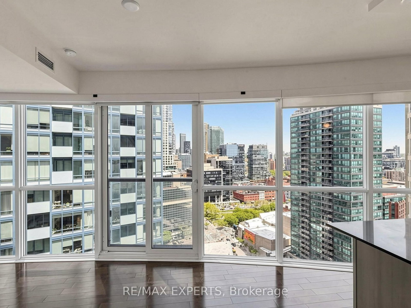 1 The Esplanade Drive • #2305 • Toronto, ON photo 18