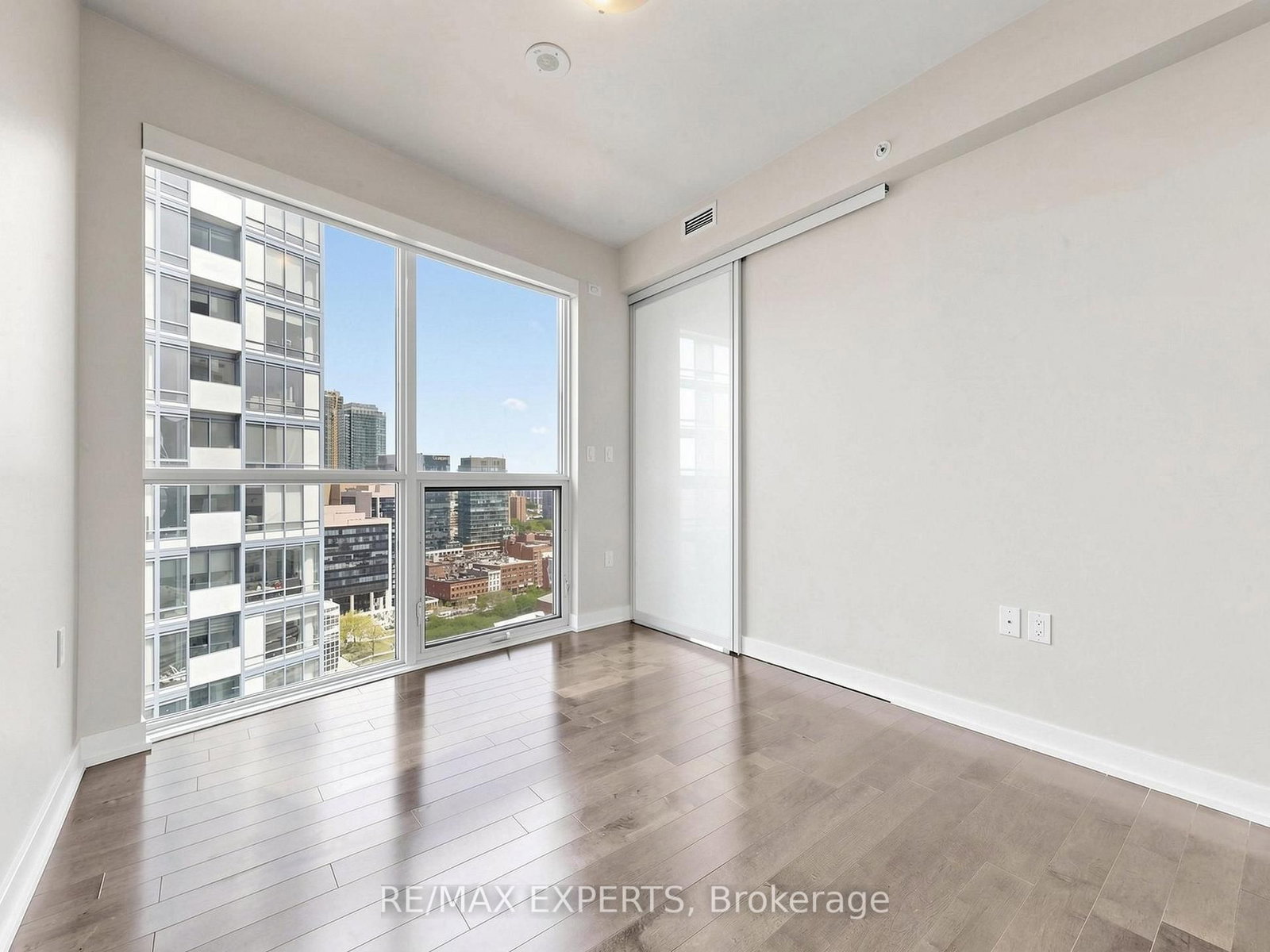 1 The Esplanade Drive • #2305 • Toronto, ON photo 24