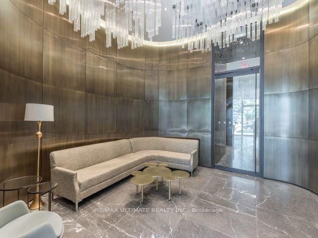 803 - 200 Bloor Street W