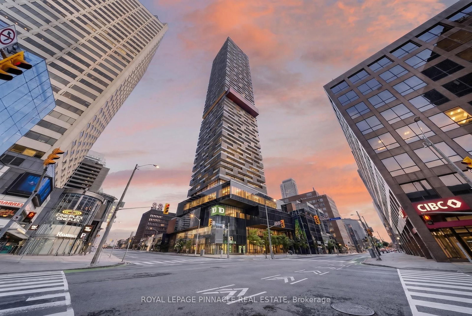 8 Eglinton Avenue E • #2002 • Toronto, ON photo 1