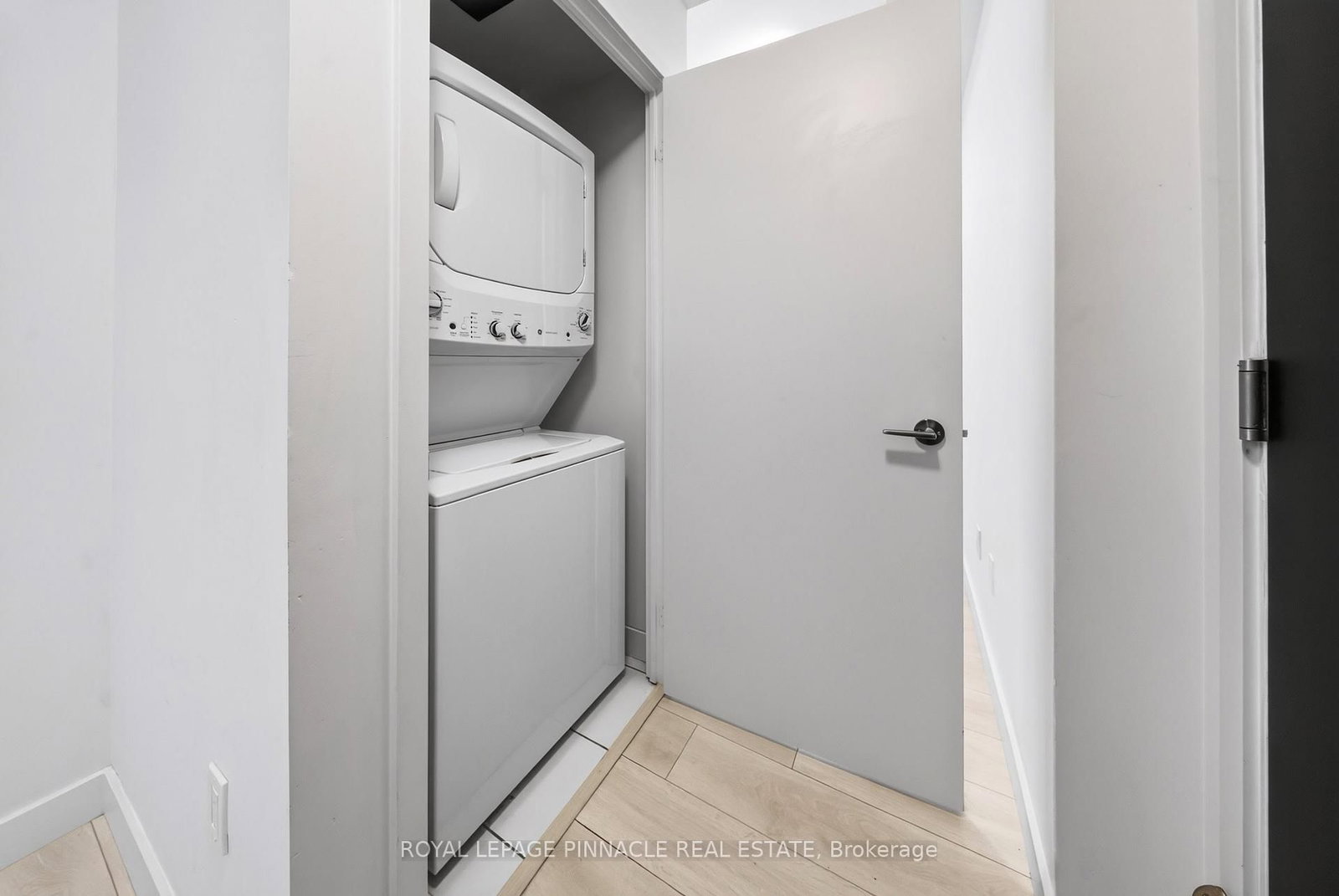 8 Eglinton Avenue E • #2002 • Toronto, ON photo 15