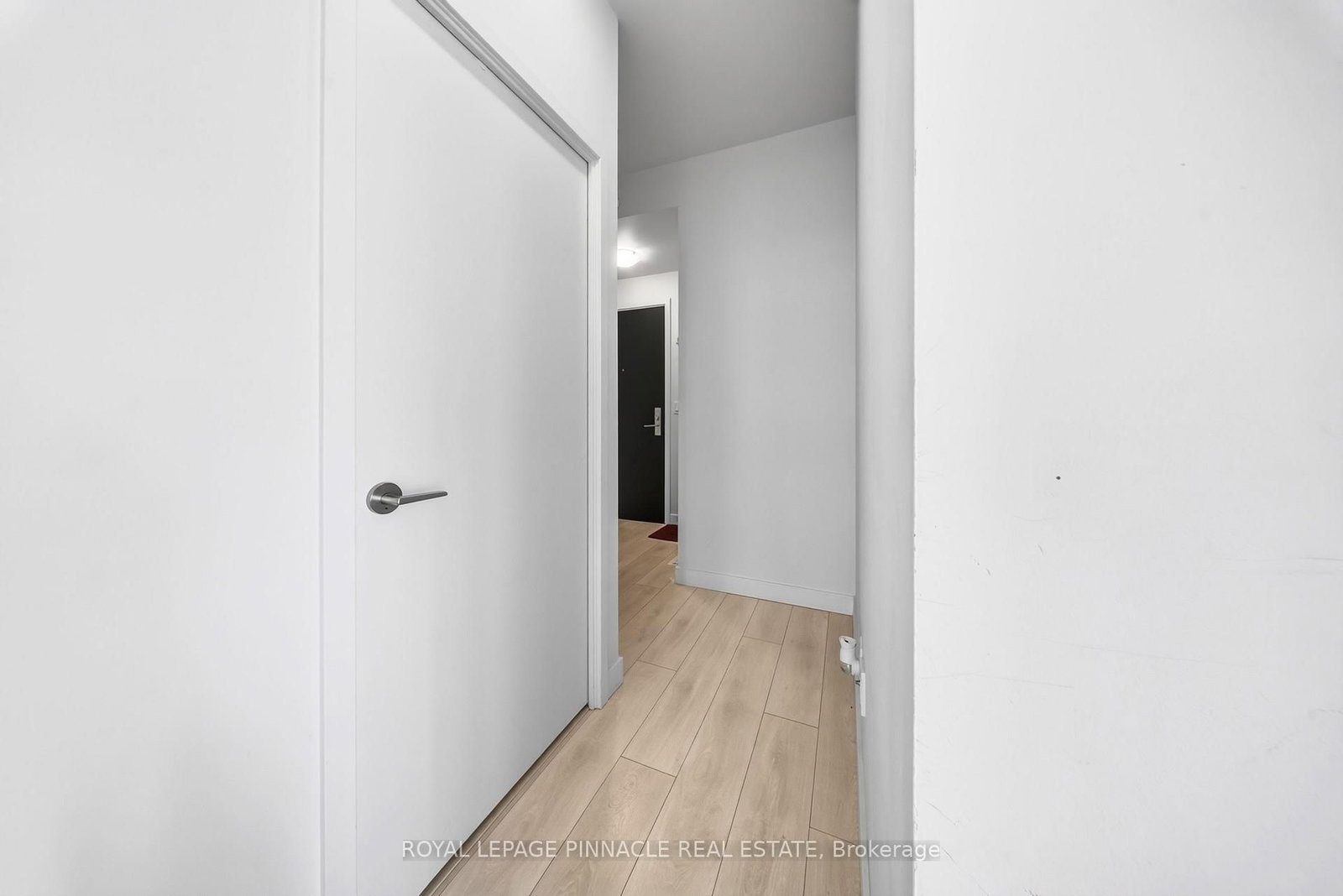 8 Eglinton Avenue E • #2002 • Toronto, ON photo 19