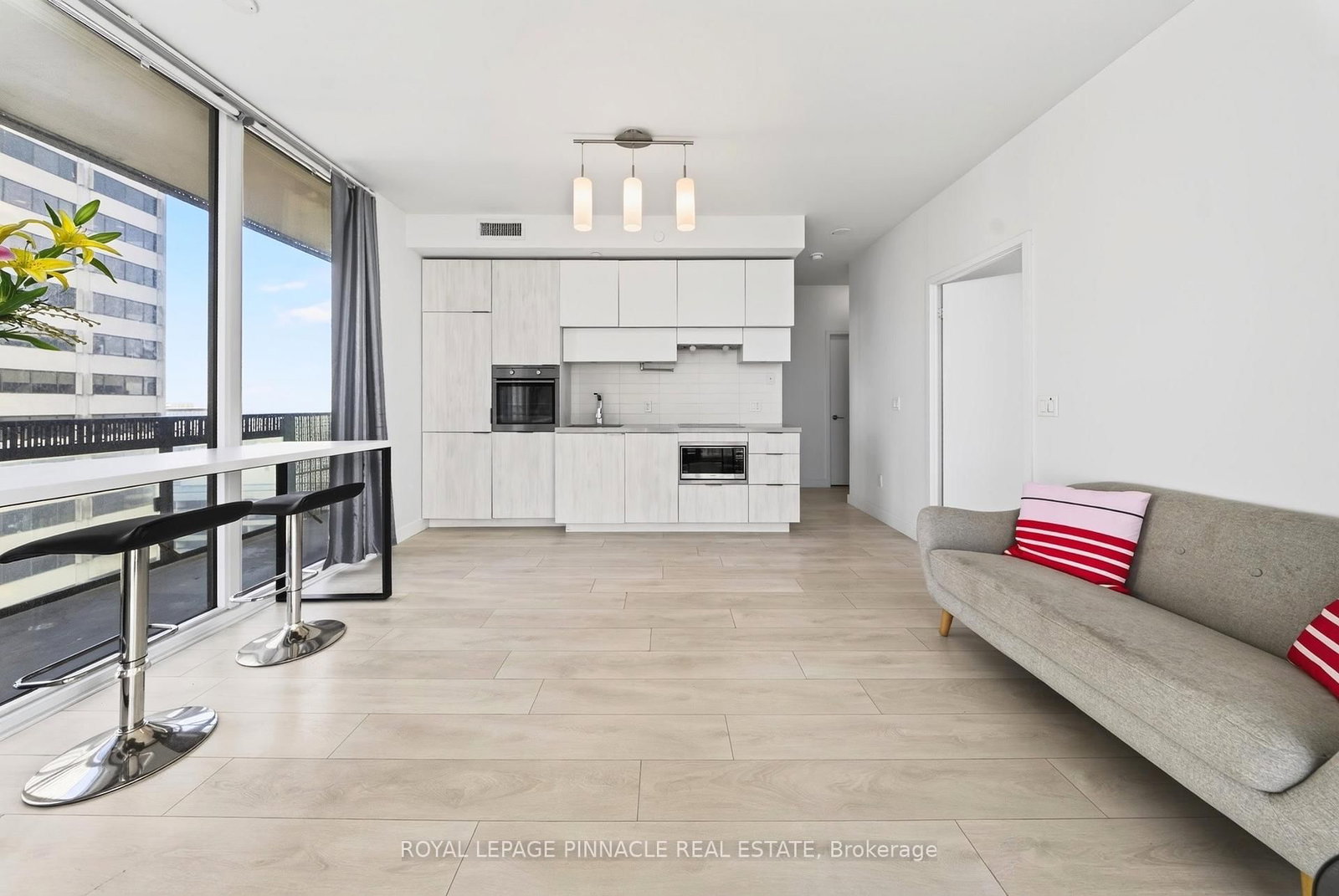 8 Eglinton Avenue E • #2002 • Toronto, ON photo 25