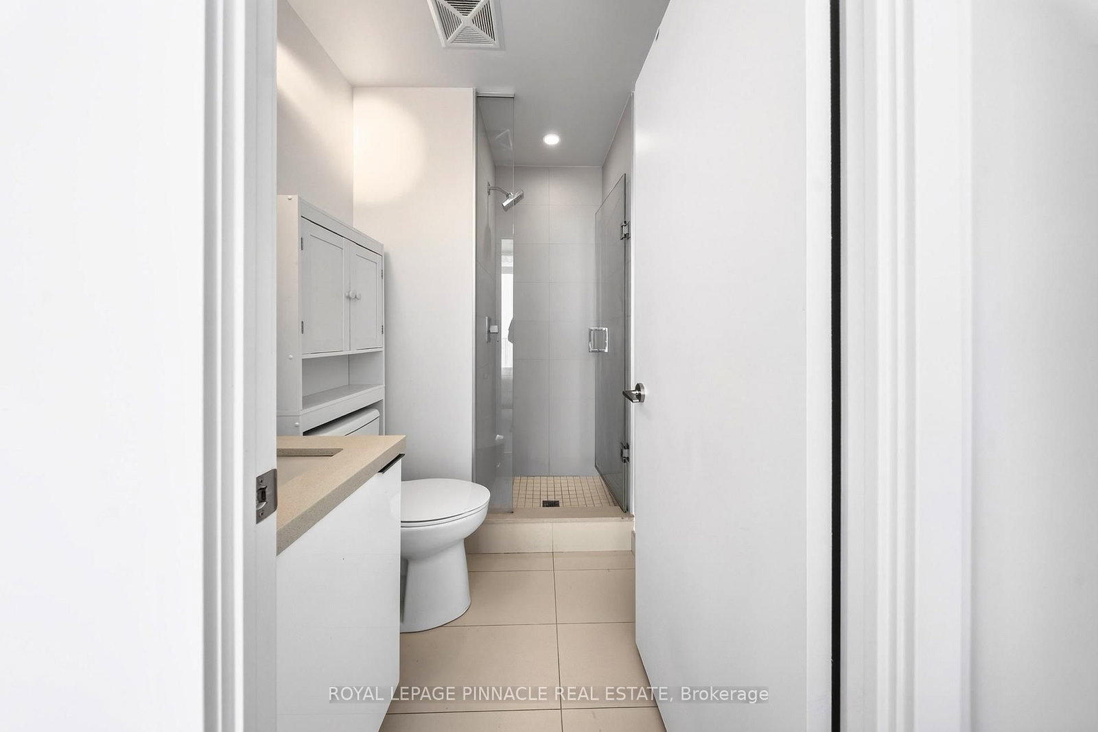 8 Eglinton Avenue E • #2002 • Toronto, ON photo 32