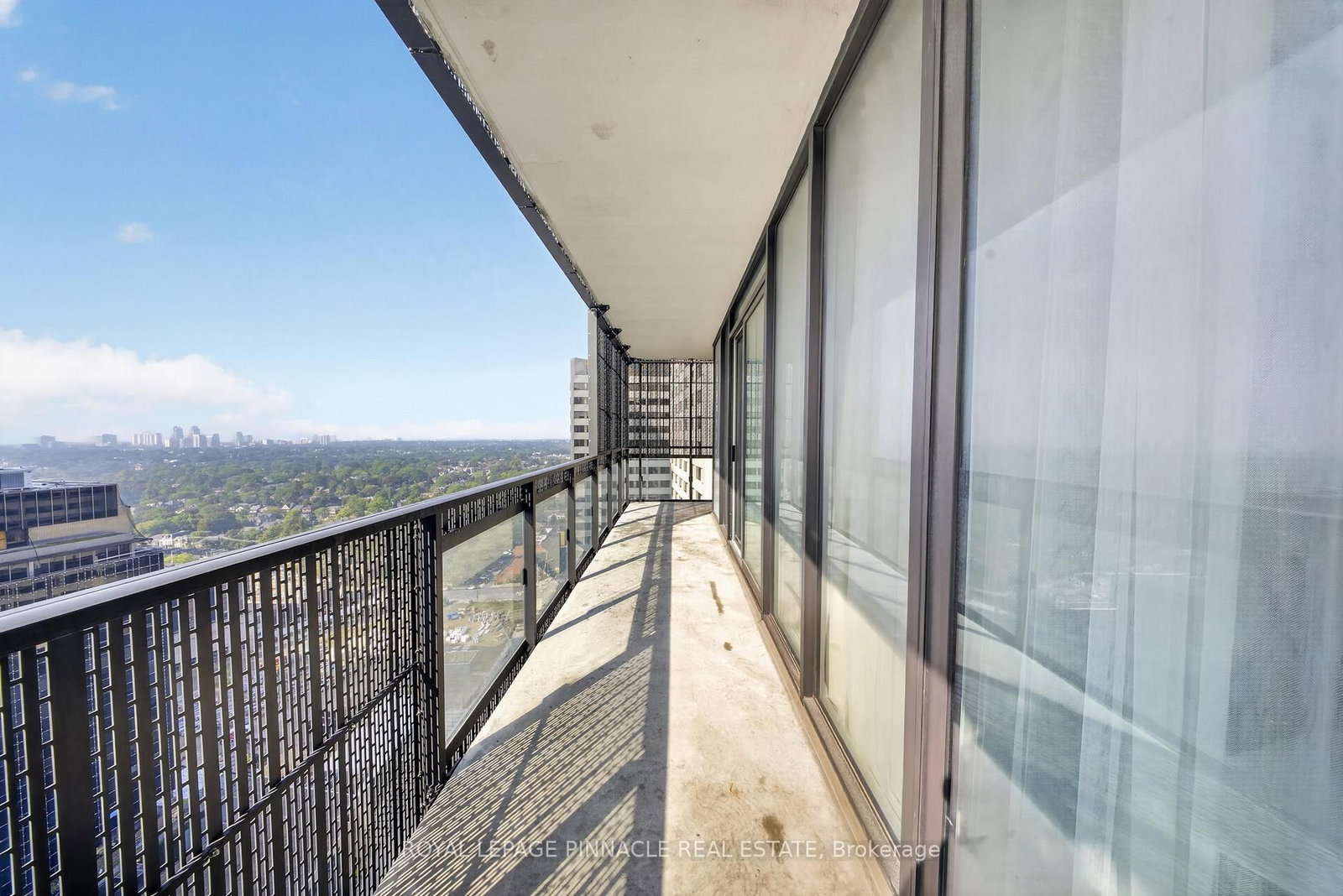 8 Eglinton Avenue E • #2002 • Toronto, ON photo 38
