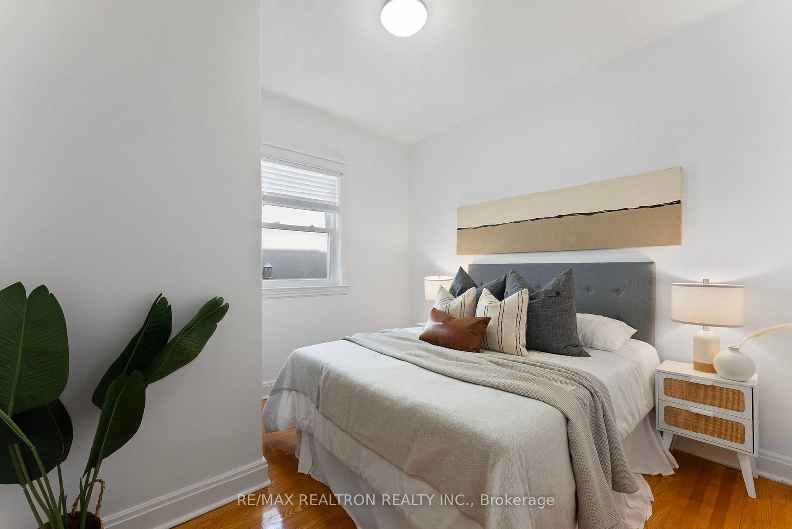 41 Ashbury Avenue • Toronto, ON photo 18
