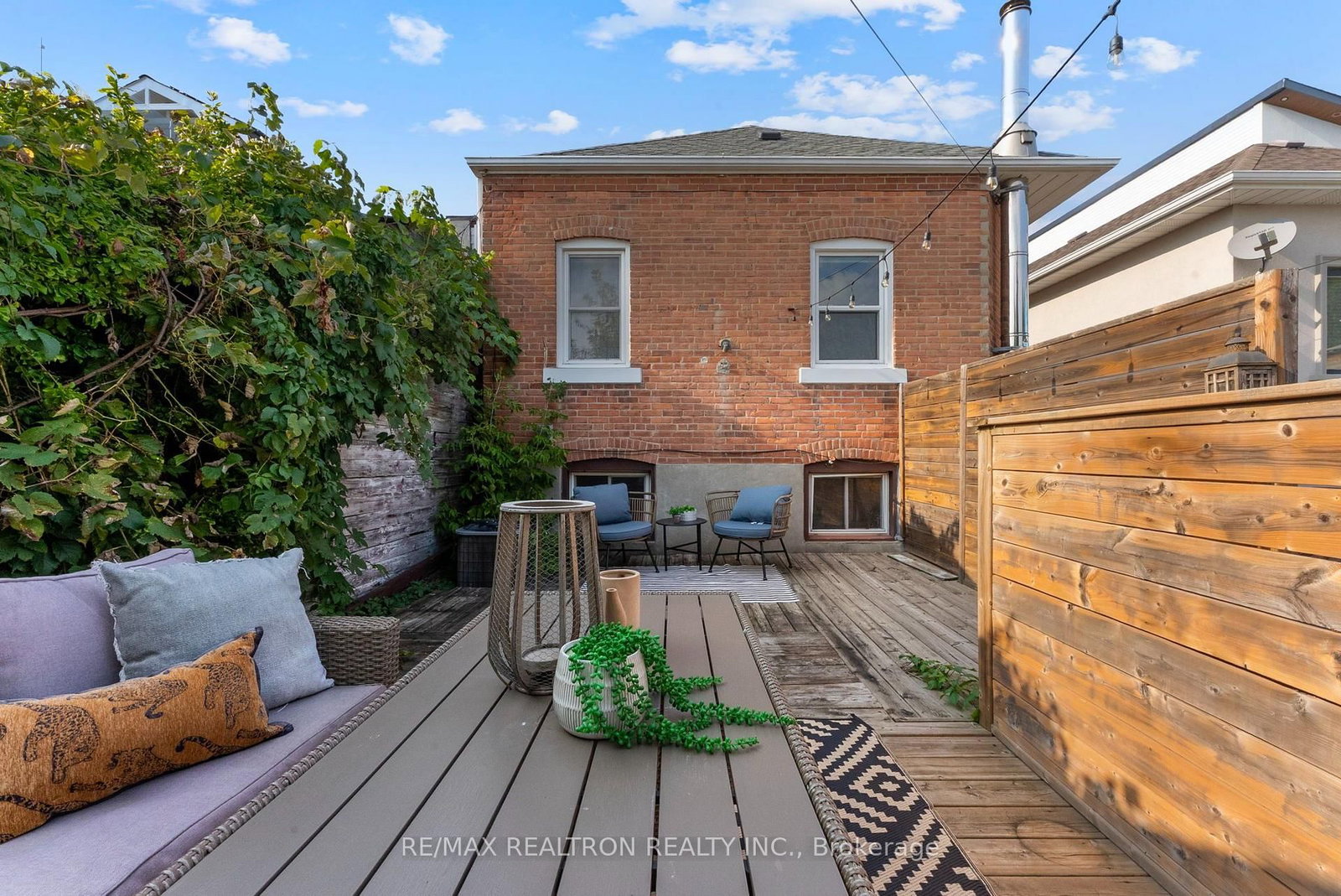 41 Ashbury Avenue • Toronto, ON photo 35