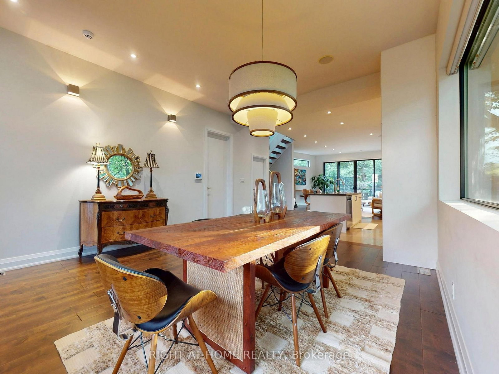 386 Rosewell Avenue • Toronto, ON photo 10