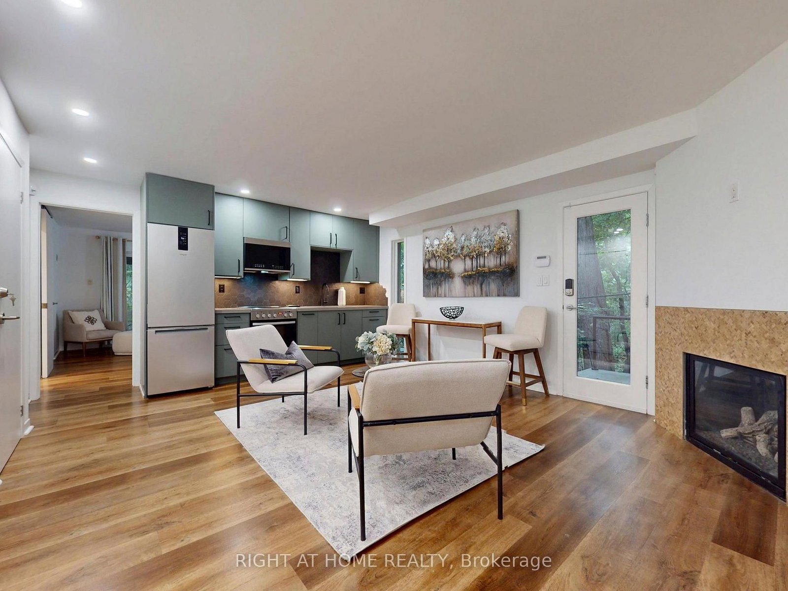 386 Rosewell Avenue • Toronto, ON photo 27