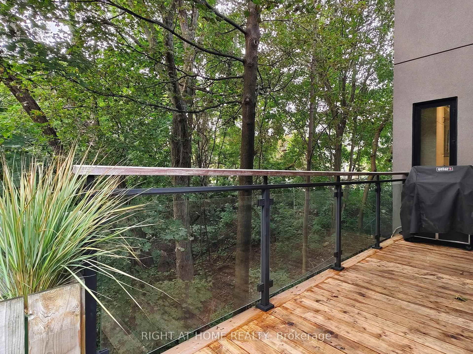 386 Rosewell Avenue • Toronto, ON photo 37