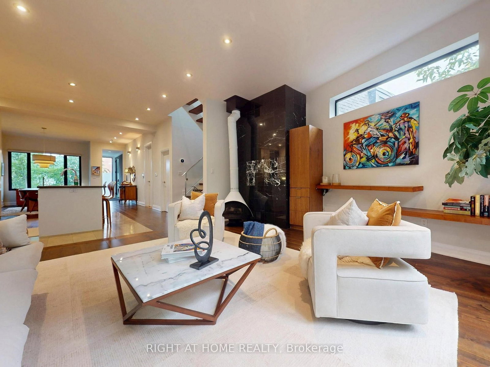 386 Rosewell Avenue • Toronto, ON photo 4