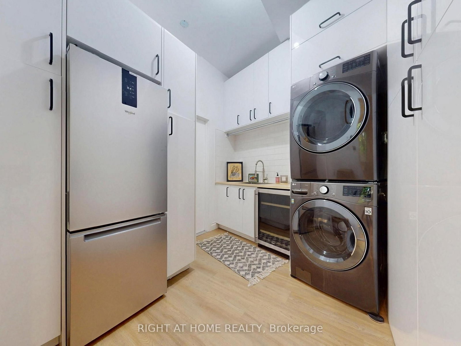 386 Rosewell Avenue • Toronto, ON photo 43