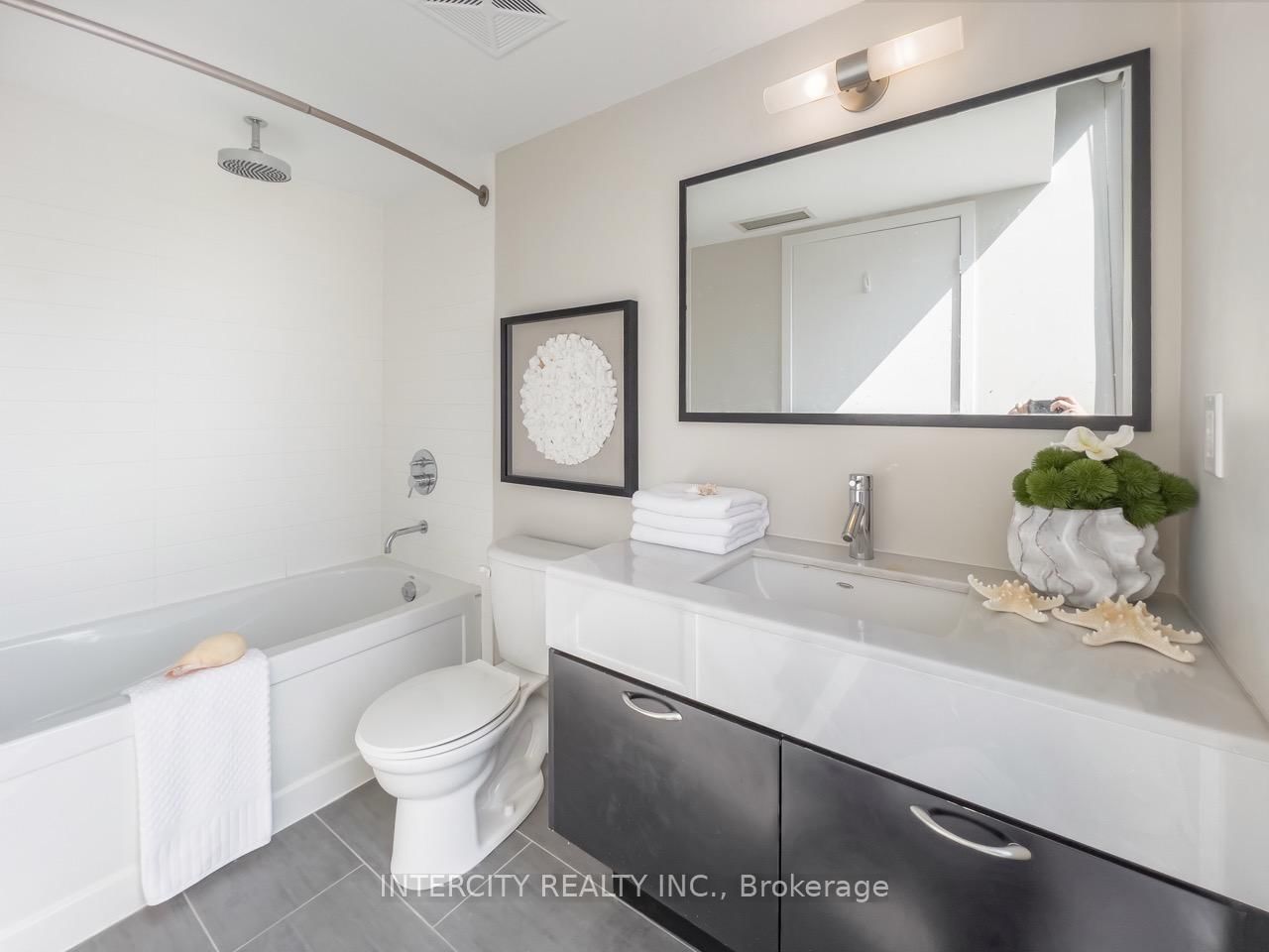 126 Simcoe Street • #2503 • Toronto, ON photo 17