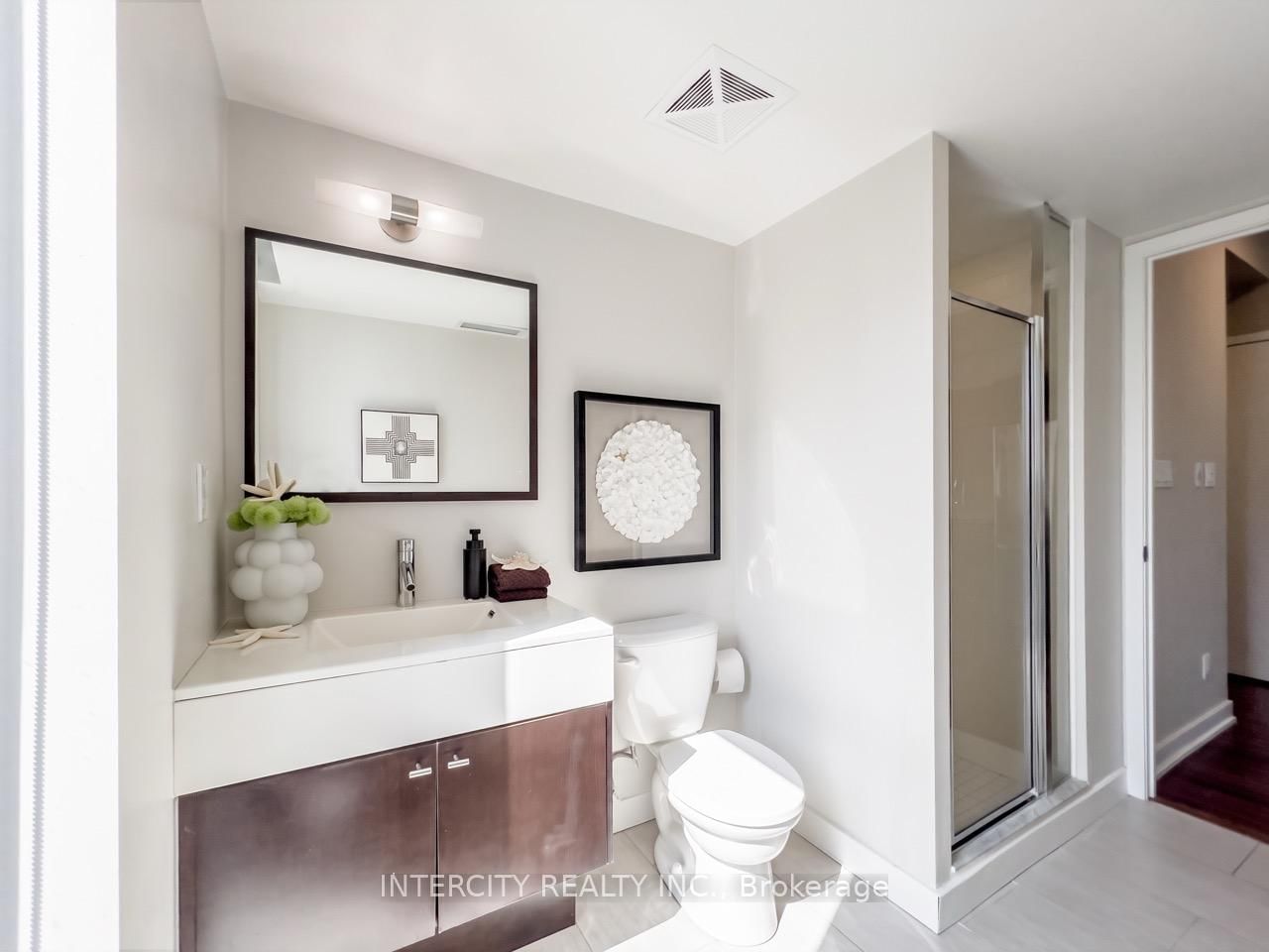 126 Simcoe Street • #2503 • Toronto, ON photo 19