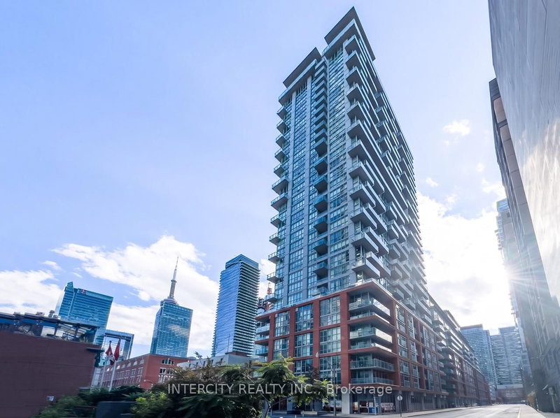 2503 - 126 Simcoe Street