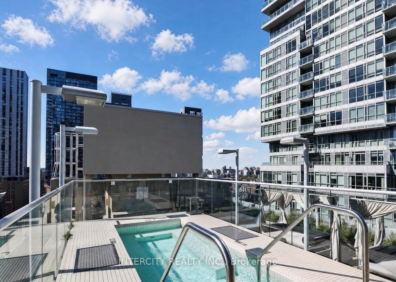 126 Simcoe Street • #2503 • Toronto, ON photo 30