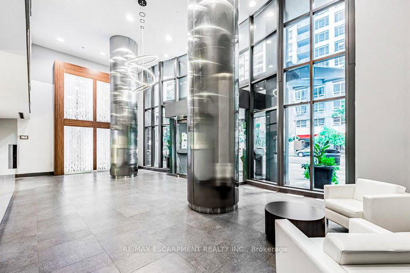 2510 - 373 Front Street W