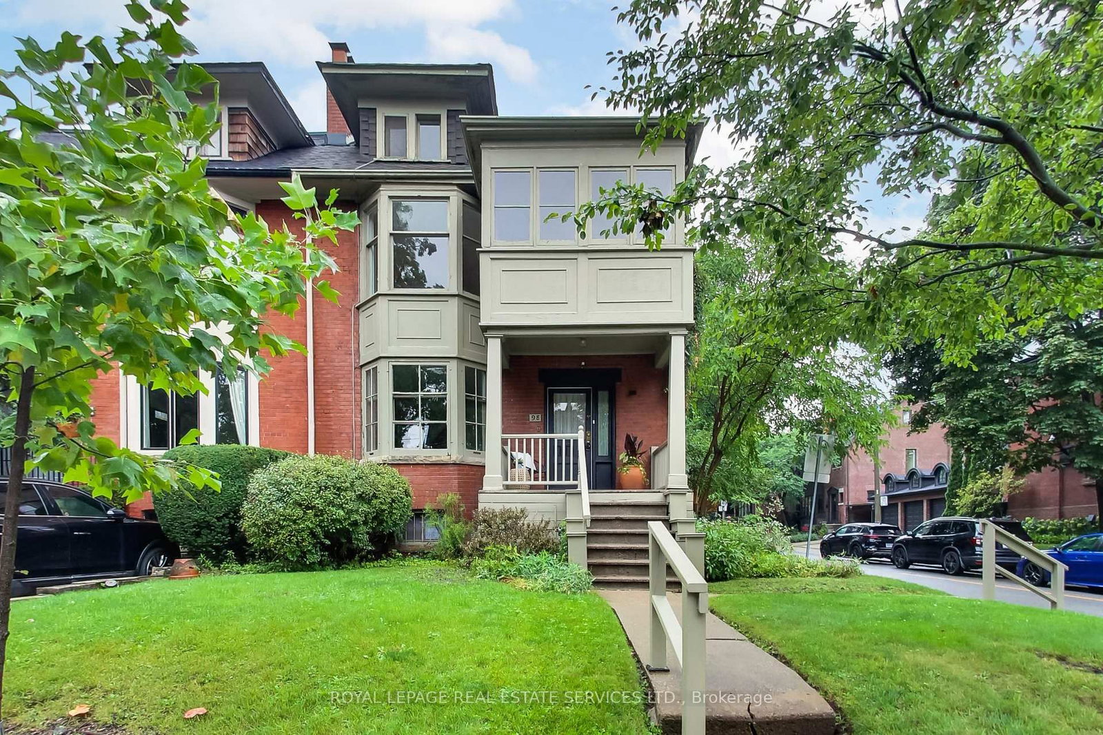 98 Woodlawn Avenue W • Toronto, ON photo 1