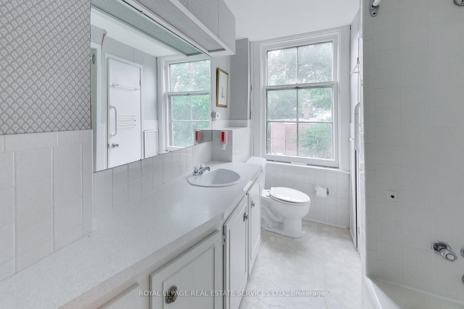 98 Woodlawn Avenue W • Toronto, ON photo 25