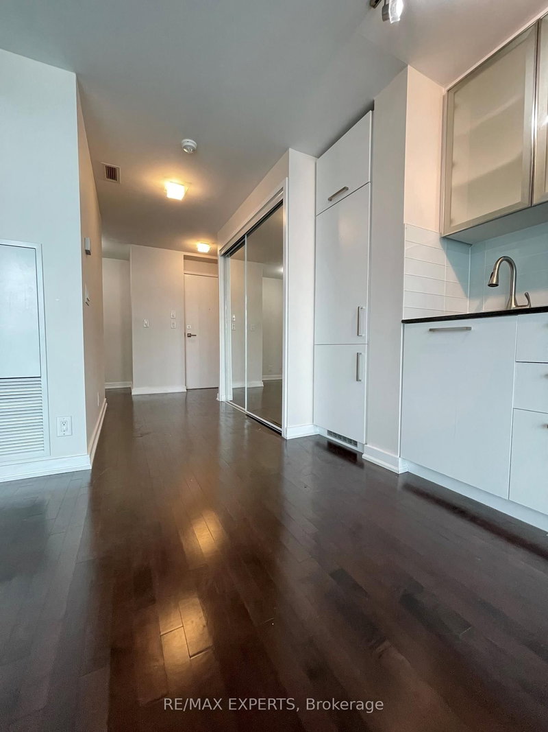 1212 - 14 York Street