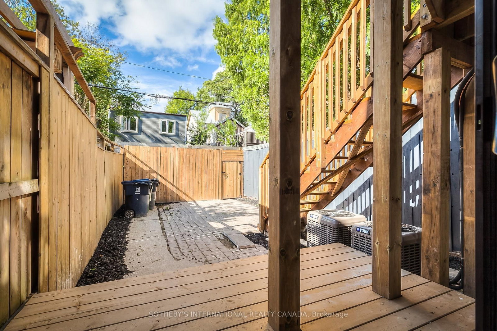 366 Ontario Street • Toronto, ON photo 17