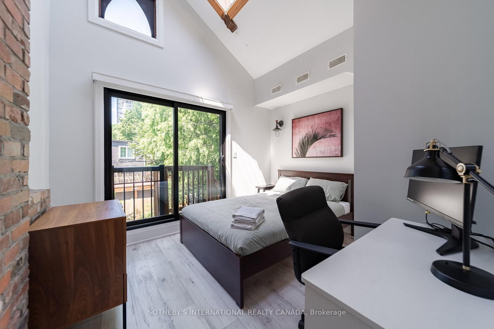 366 Ontario Street • Toronto, ON photo 34