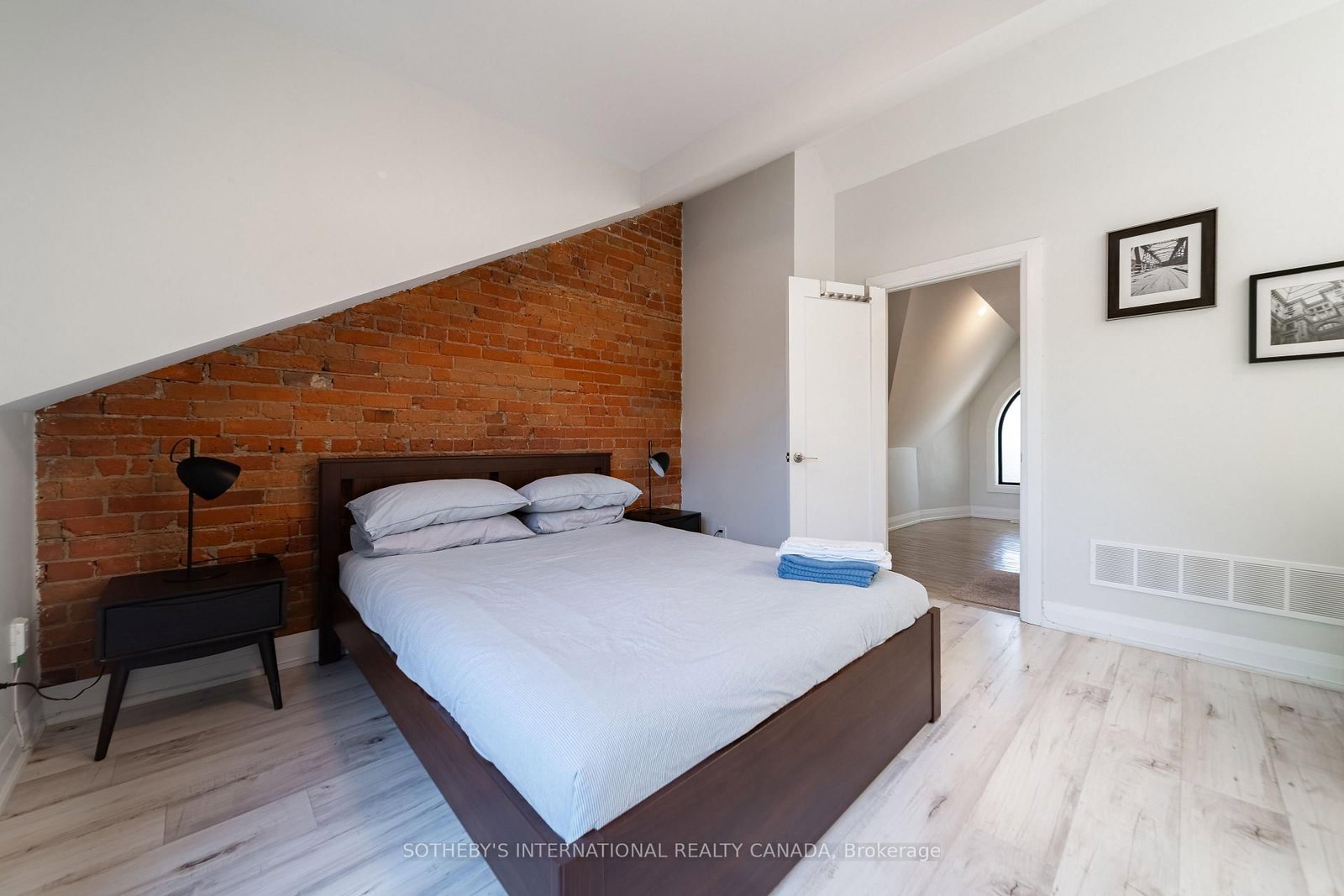 366 Ontario Street • Toronto, ON photo 41