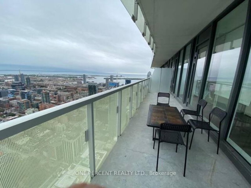 5502 - 197 YONGE Street