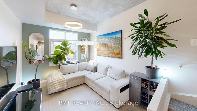 Ph17 - 550 Front Street W
