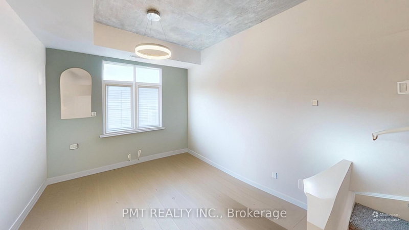 Ph17 - 550 Front Street W