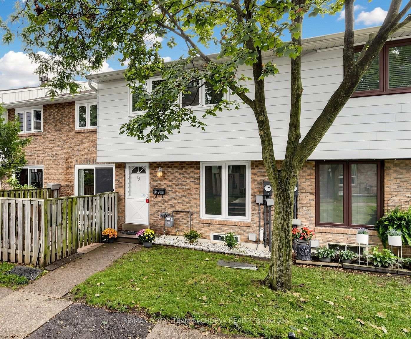 67 Rock Fernway • Toronto, ON photo 1
